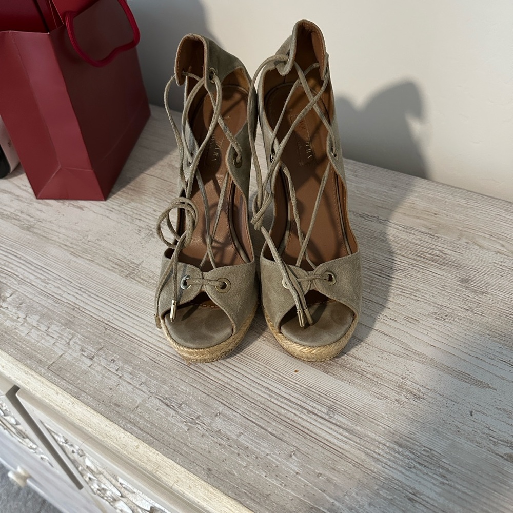 Jennifer Aniston - Aquazzura Olive Lace-Up Espadrilles!